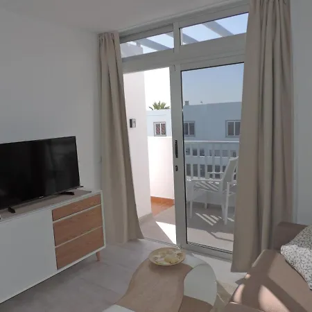 Appartement Gracioseros 211 - 2 Beds - 1st Floor - Air-con - Uk Tv - Wi-fi Puerto del Carmen (Lanzarote)
